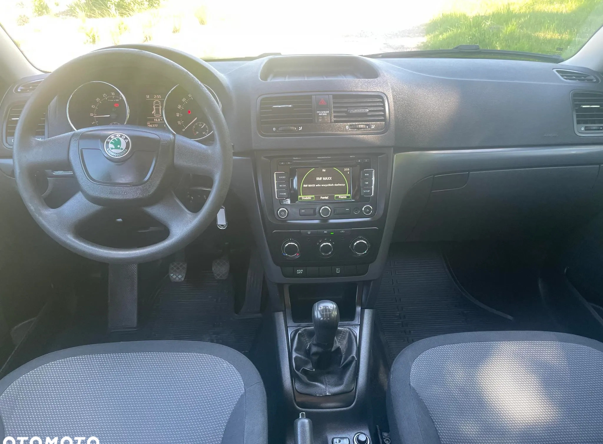 Skoda Yeti cena 29900 przebieg: 206000, rok produkcji 2012 z Zbąszyń małe 106